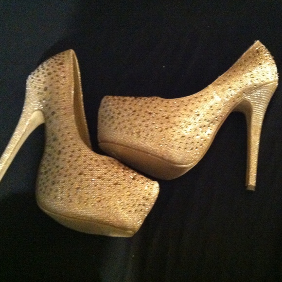 Gold diamond heels (never warn)