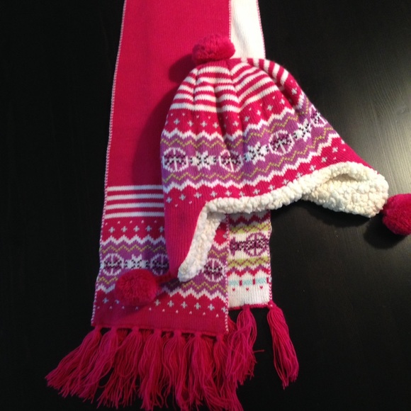 Hat and scarf set