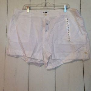 Gap white shorts
