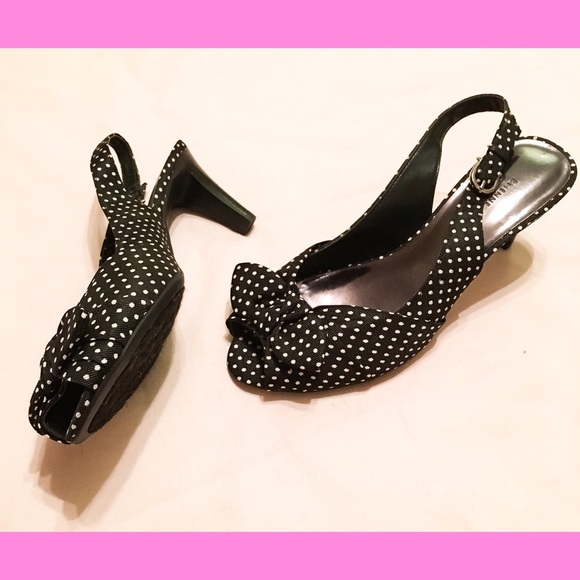 NWOT Etienne Aigner heels