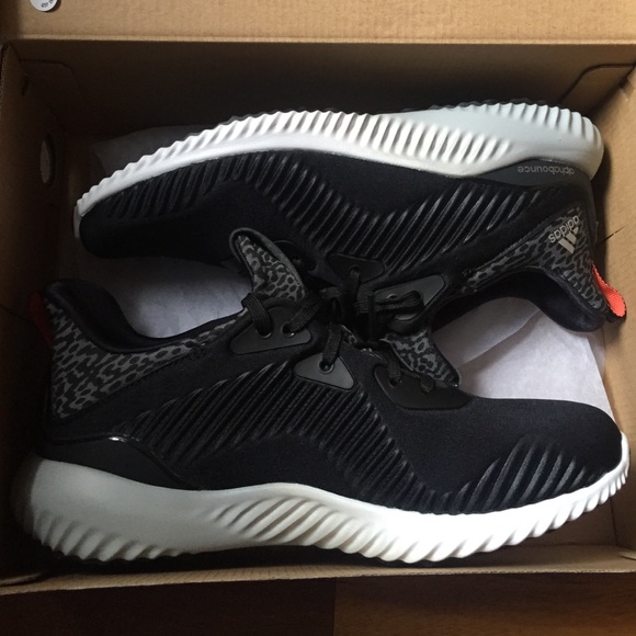 BRAND NEW Adidas Women Alphabounce 5.5 *15% OFF