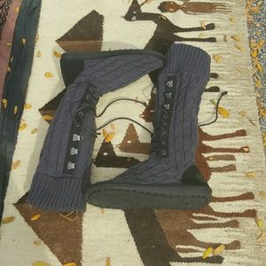 Muk Luk periwinkle sweater boot size 9