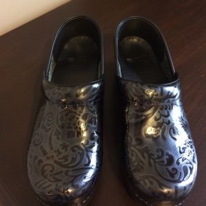 Women's Dansko shoes