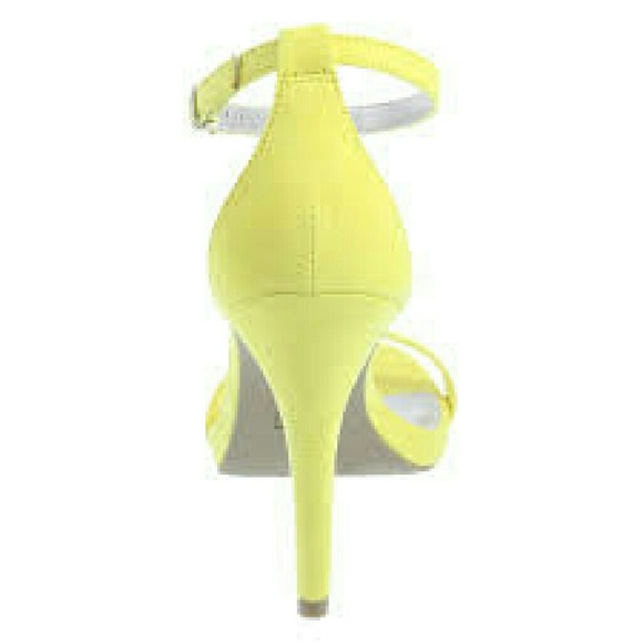 1 LEFT!!💛NWOT! Brash yellow Kailey Pump!! - Picture 2 of 4