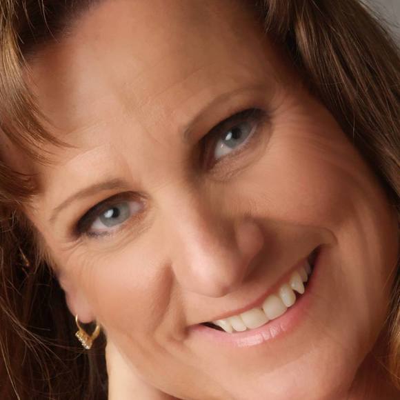 Meet your Posher, Roxanne
