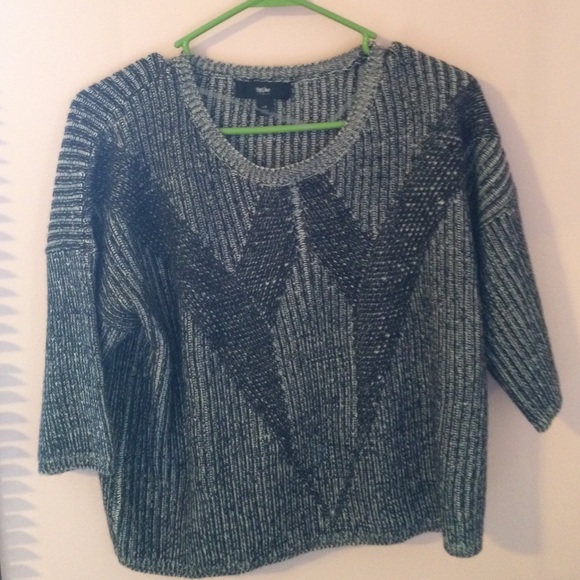 Black and gray Shawl/sweater - Picture 2 of 2