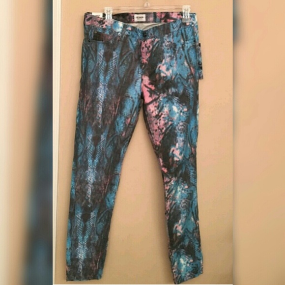 THUS IS A STEAL Hudson skinny .THIS  PRICE WOW