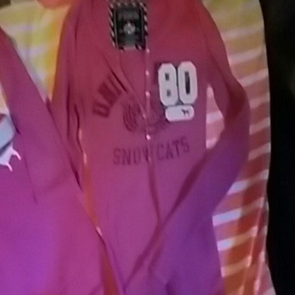 Vs pink sweats and thermal - Picture 3 of 3