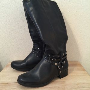Black biker boots