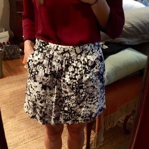 SALE 🎉 Cute Gap floral skirt with pockets