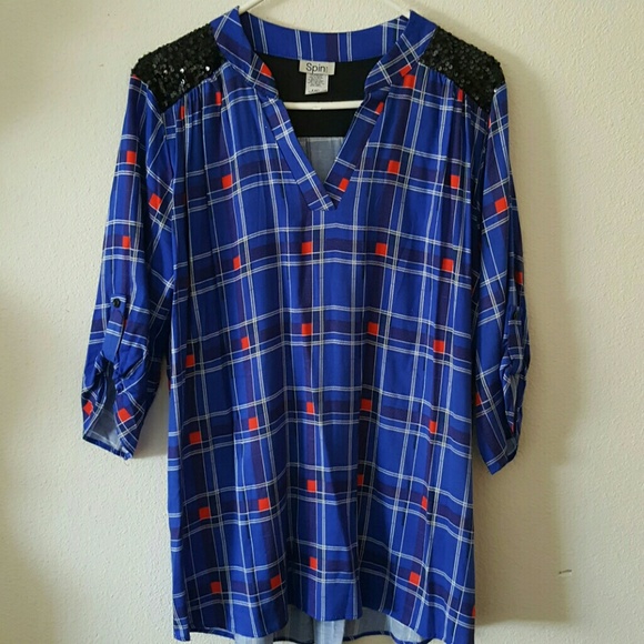 Super cute plaid and sequence top. 1X