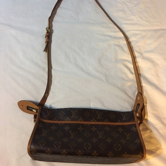 Louis Vuitton cross body