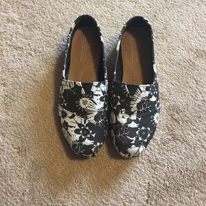 Black and White floral Toms shoes