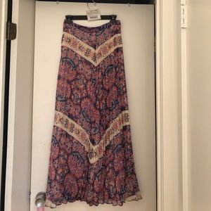 Like-Mynded maxi skirt