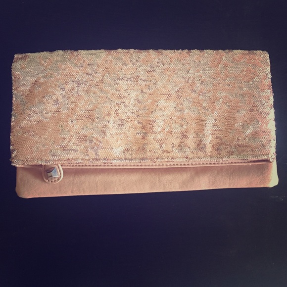Sequined clutch