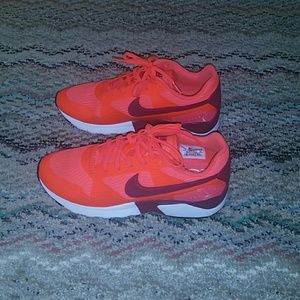 Women NIKE AIR PEGASUS 92/16's