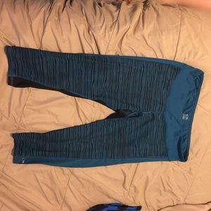 Capri workout leggings