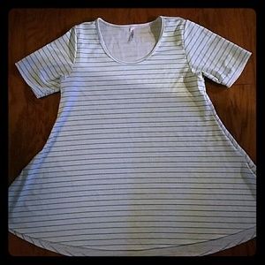 Lularoe Perfect tee Large
