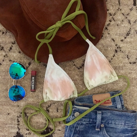 Sold Lucky Brand  |  Classic Triangle Bikini Top - Picture 1 of 4