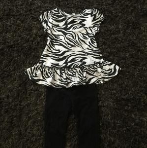 Yogurtland 2 piece outfit size 2t