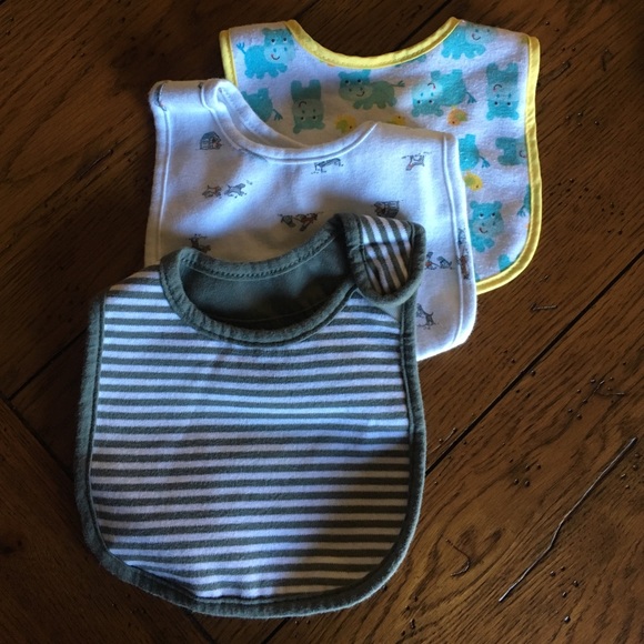 Infant Carter's Bib and Burp Rag Bundle! - Picture 3 of 3