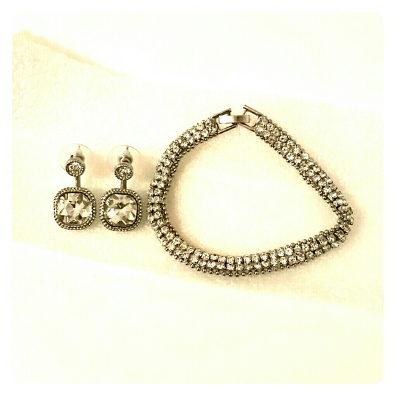 Silver and diamonds bracelet and earrings set