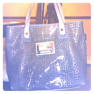 GUESS PATENT CROC-SKIN HANDBAG