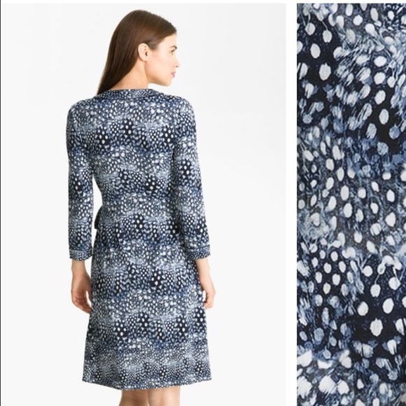 Beautiful print wrap dress - Picture 3 of 8