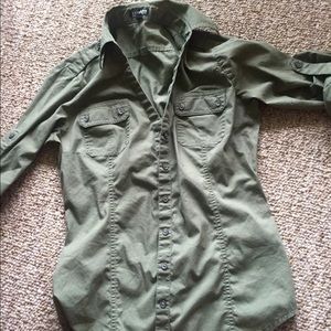 🎉weekend sale 🎉Express stretch button up