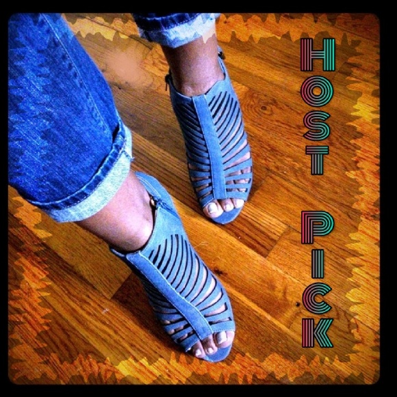 D Shoes - 🎉2X HP🎉 NWOT Denim Open Toe Booties