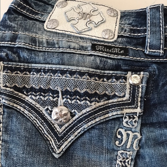 (Sold elsewhere) Light wash Miss Me Jeans - Picture 2 of 4