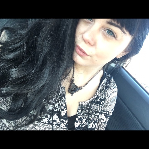 Meet your Posher, Kayla