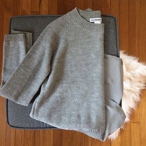 SALE 🎉 High-low mixed medium sweater