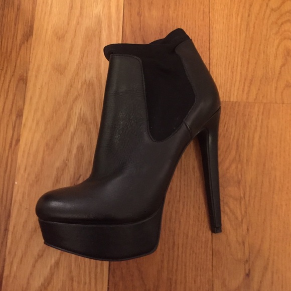 Black Steve Madden booties