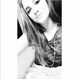 Meet your Posher, Ava