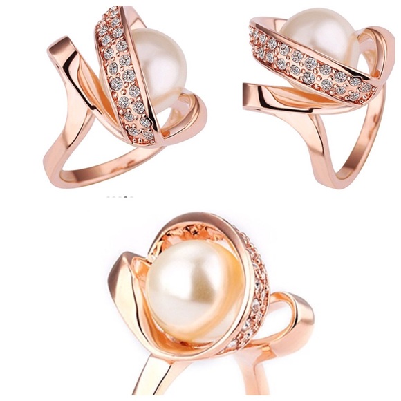 Jewelry - ‼️18 K Rose 🌹 Gold Plated Cubic Pearl Zirconia.‼️