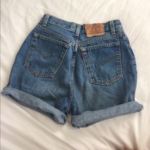 Vintage Levi's high waisted denim shorts NWT