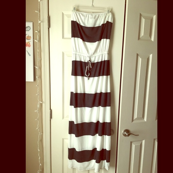 Strapless maxi dress