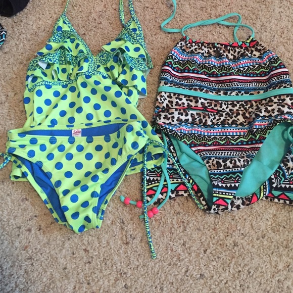 2 tankini swim suits
