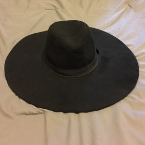 Black wide brim fall/ winter hat