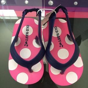 🌞NWT Old Navy flip flops🌞