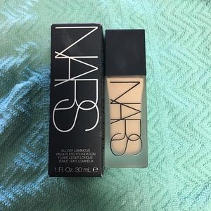 NARS all day luminous weightless foundation Fiji