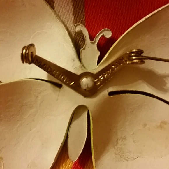 Vintage Butterfly Brooch - Picture 2 of 2