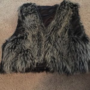 Girls vest black and white