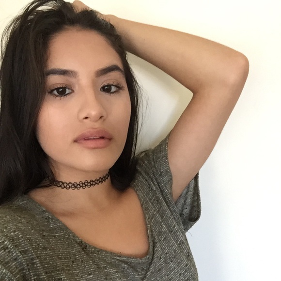 🆕 RETRO TATTOO CHOKER - Picture 3 of 3