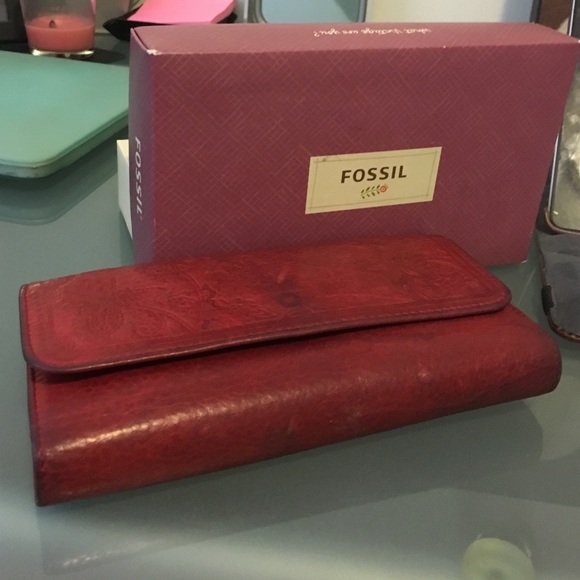 Red leather wallet, FOSSIL