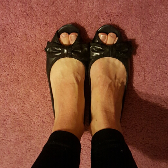 Steve Madden LeatherPeep Toe Kitten Heels with Bow