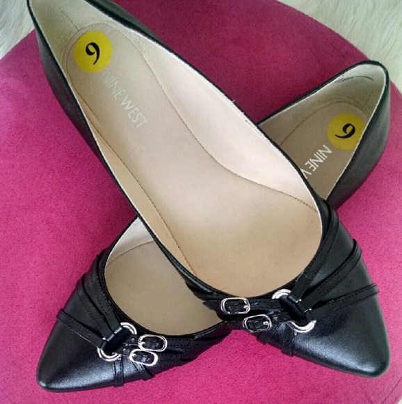 Nine West Shoes - Nine West pointy black flats size 9
