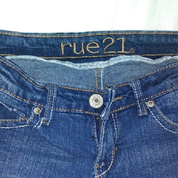 Rue - Picture 2 of 3