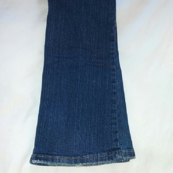 Rue - Picture 3 of 3